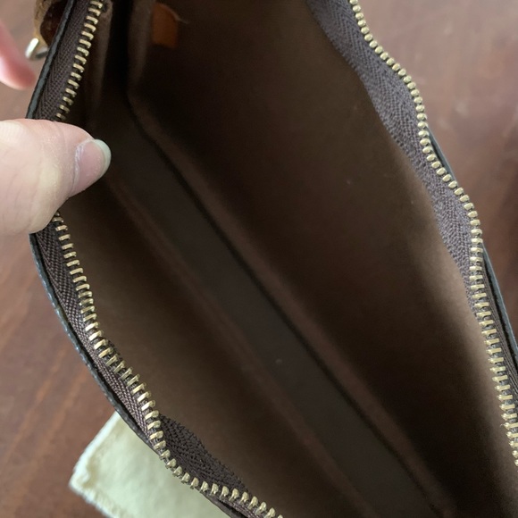 SOLD Louis Vuitton Pochette Accessoires - Picture 4 of 8